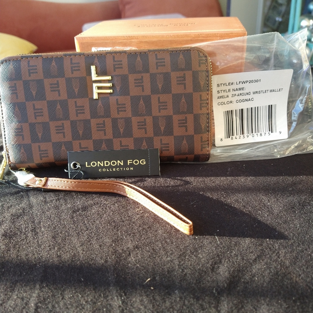 London Fog Wristlet Wallet New! Perfect For Summer 26 Free Gift 🎁 ❤️🌴🎂